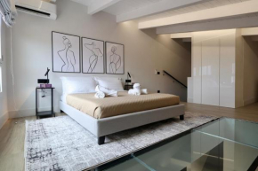 Luxurious Garibaldi Penthouse - terrace - great view - Full Renovation - Historical Centre - Amazing